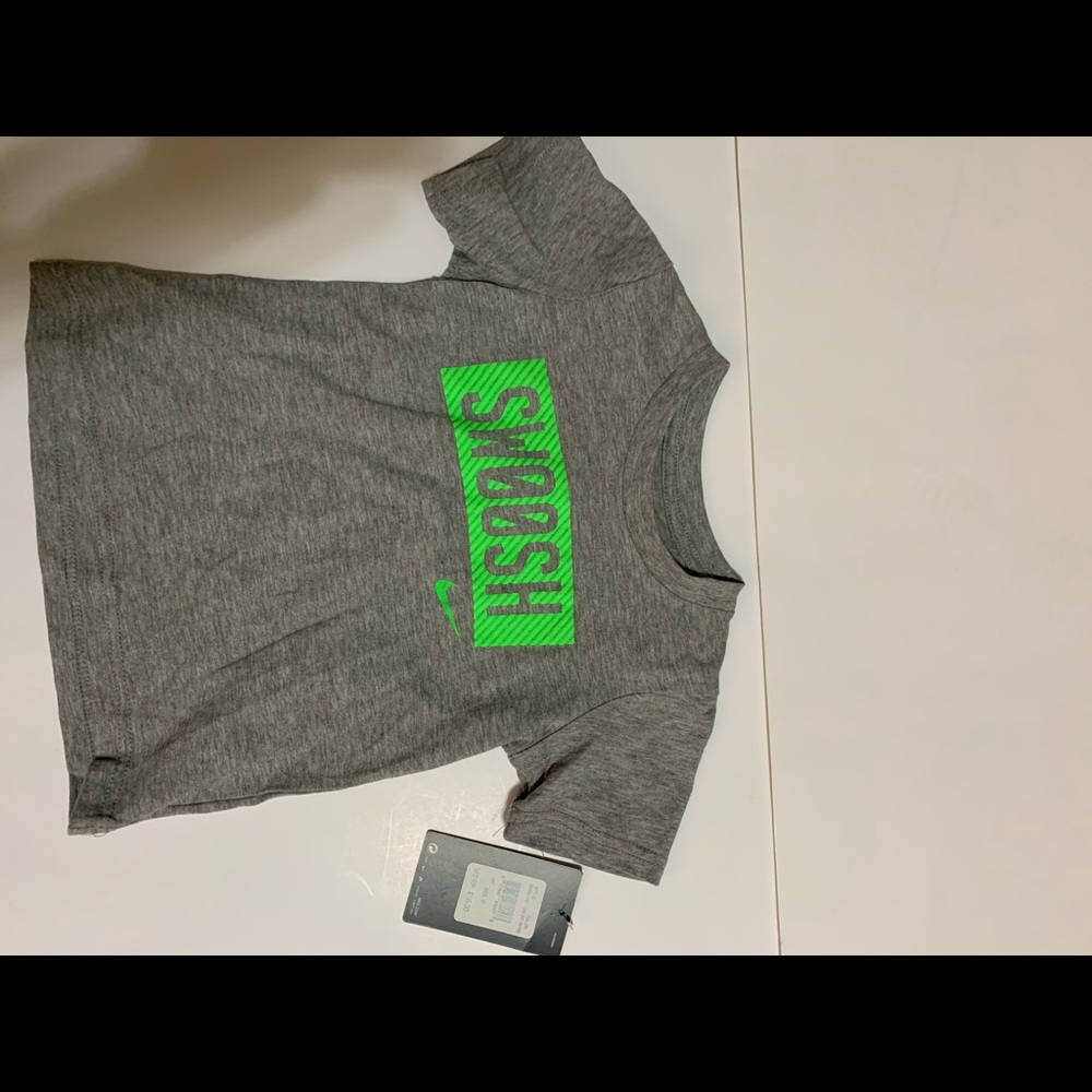 New Nike boys t-shirt